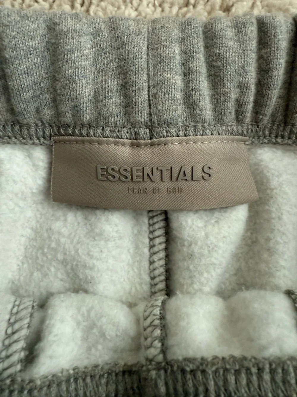FEAR OF GOD ESSENTIALS Shorts. Size Small. Oversized. Grey. - Picture 7 of 8